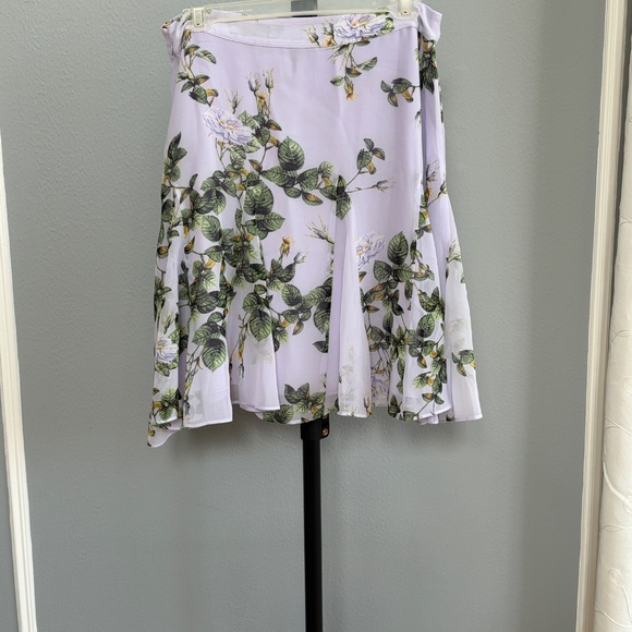 White House Black Market Floral Midi Skirt – Lavender – Size 8 - Picture 3 of 6